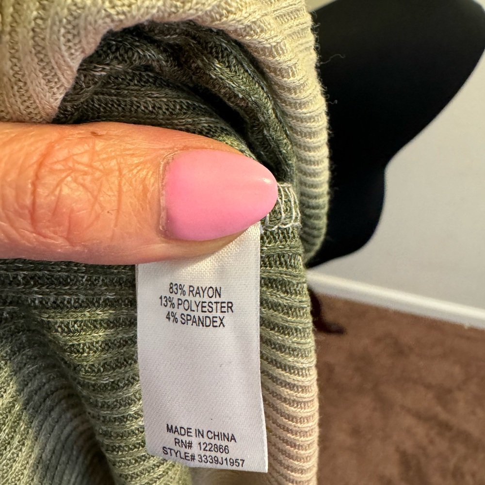 2 FOR $20 StatusChenault Oversized Cowl Neck Sweater Hi-Low Tie Dye Green XS NEW - Picture 8 of 11
